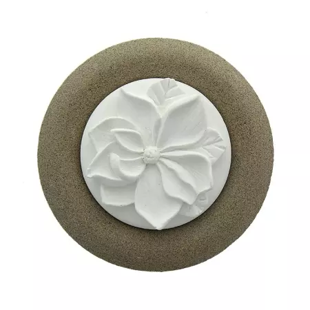 Herboristeria Fragrance Stone Flower On Plate Beige Herboristeria Fragrance Stone Flower On Plate Beige