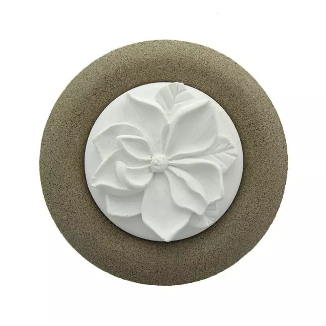 Herboristeria Fragrance Stone Flower On Plate Beige Herboristeria Fragrance Stone Flower On Plate Beige